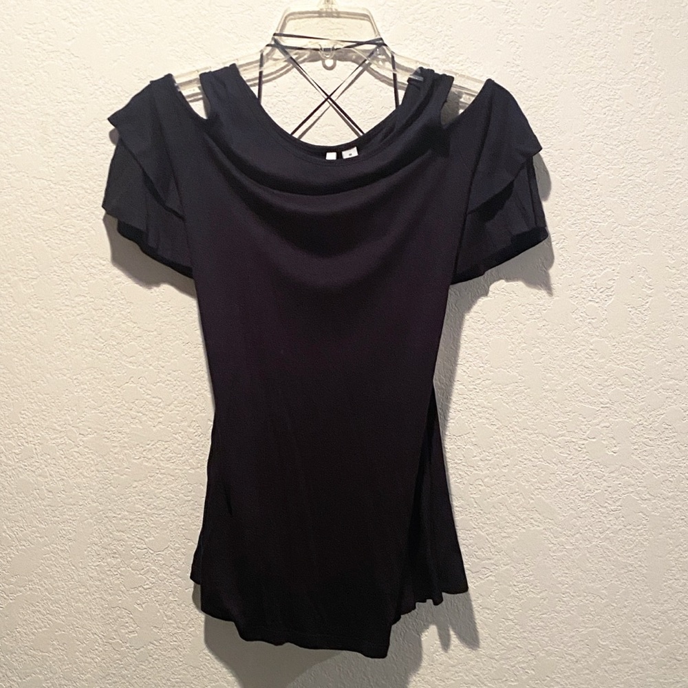 NWT ELLE Cold Shoulder Top